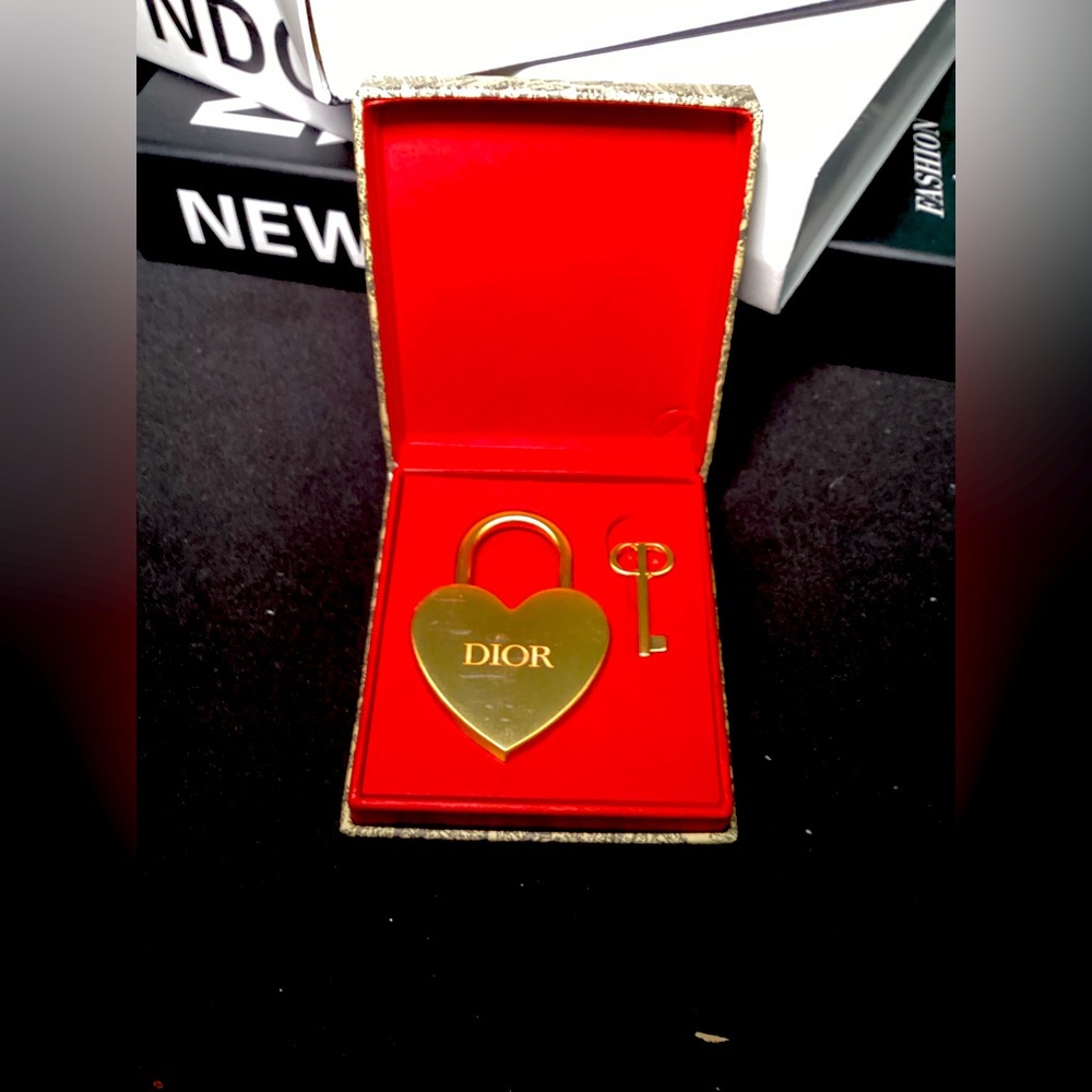 New in Box Authentic Christian Dior Heart Lock and Key